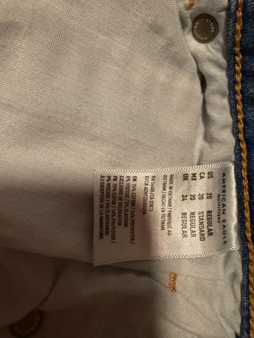 American Eagle Capris - Picture 6 of 6